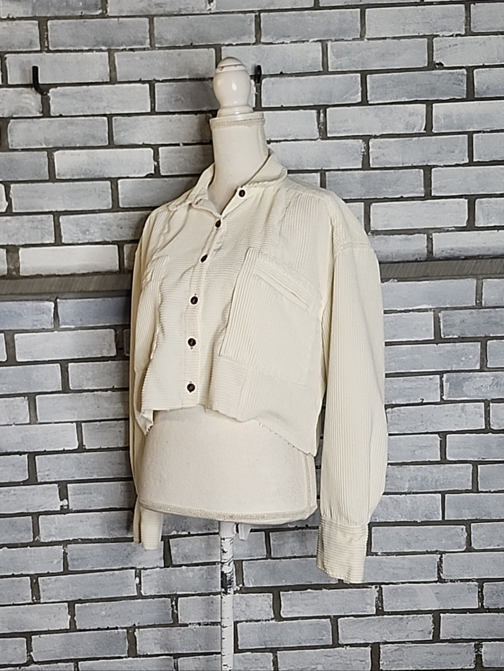 • BDG Women's Long Sleeve Button Up Cropped Corduroy Jacket Small Cream Shacket